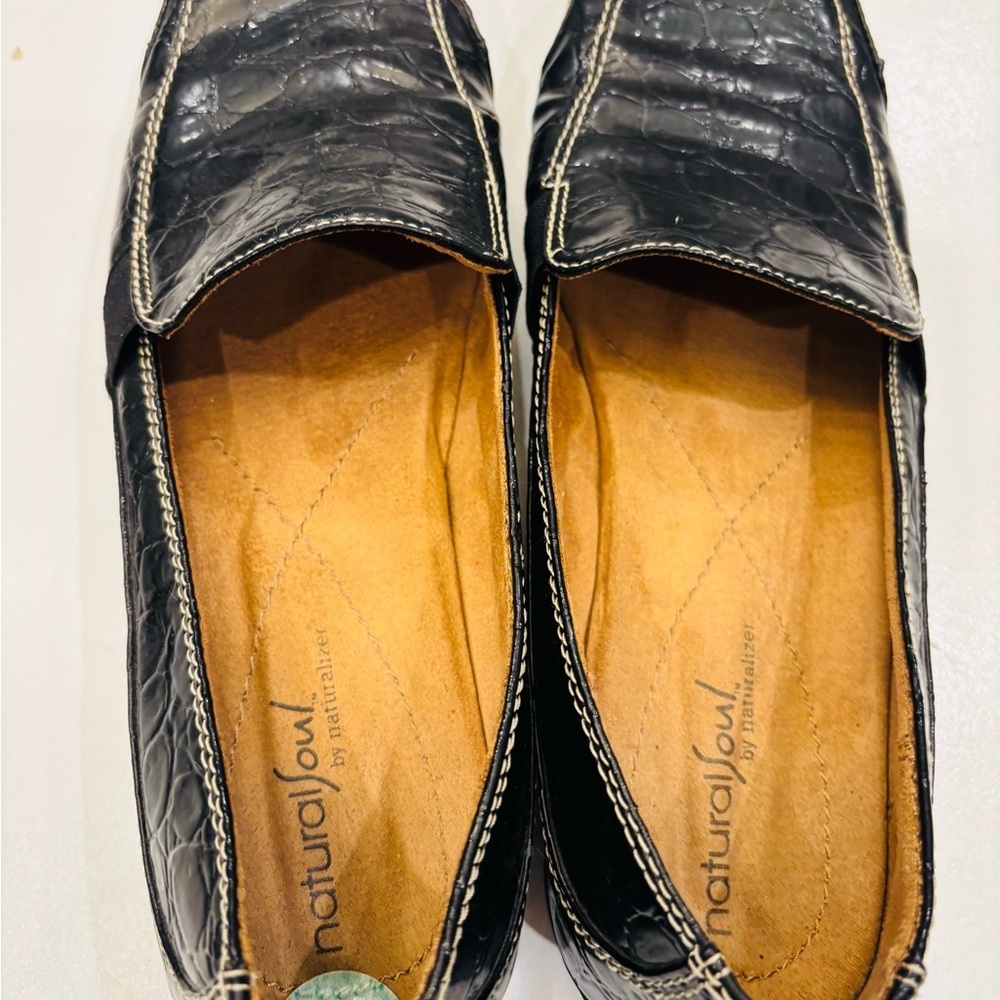 Naturalizer Textured Black Women’s Loafers size 8 mint condition - Picture 5 of 6